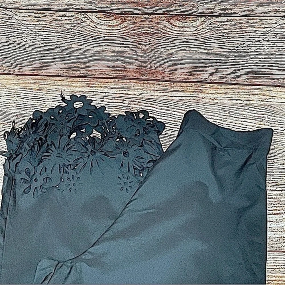 Black Scalloped Hem Long Pants‎ with Side Zip Size Small